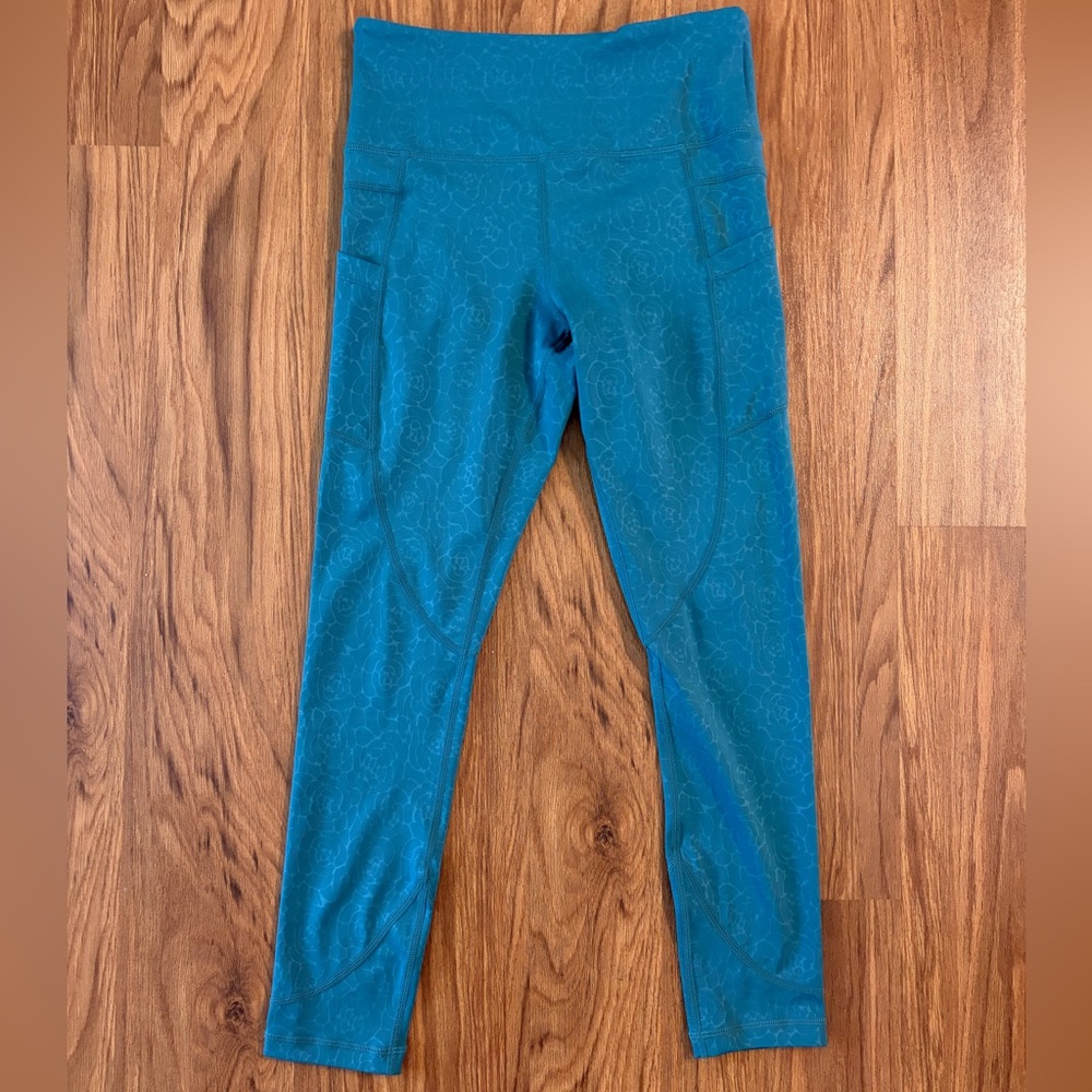 Like new Zyia light n tight with pockets